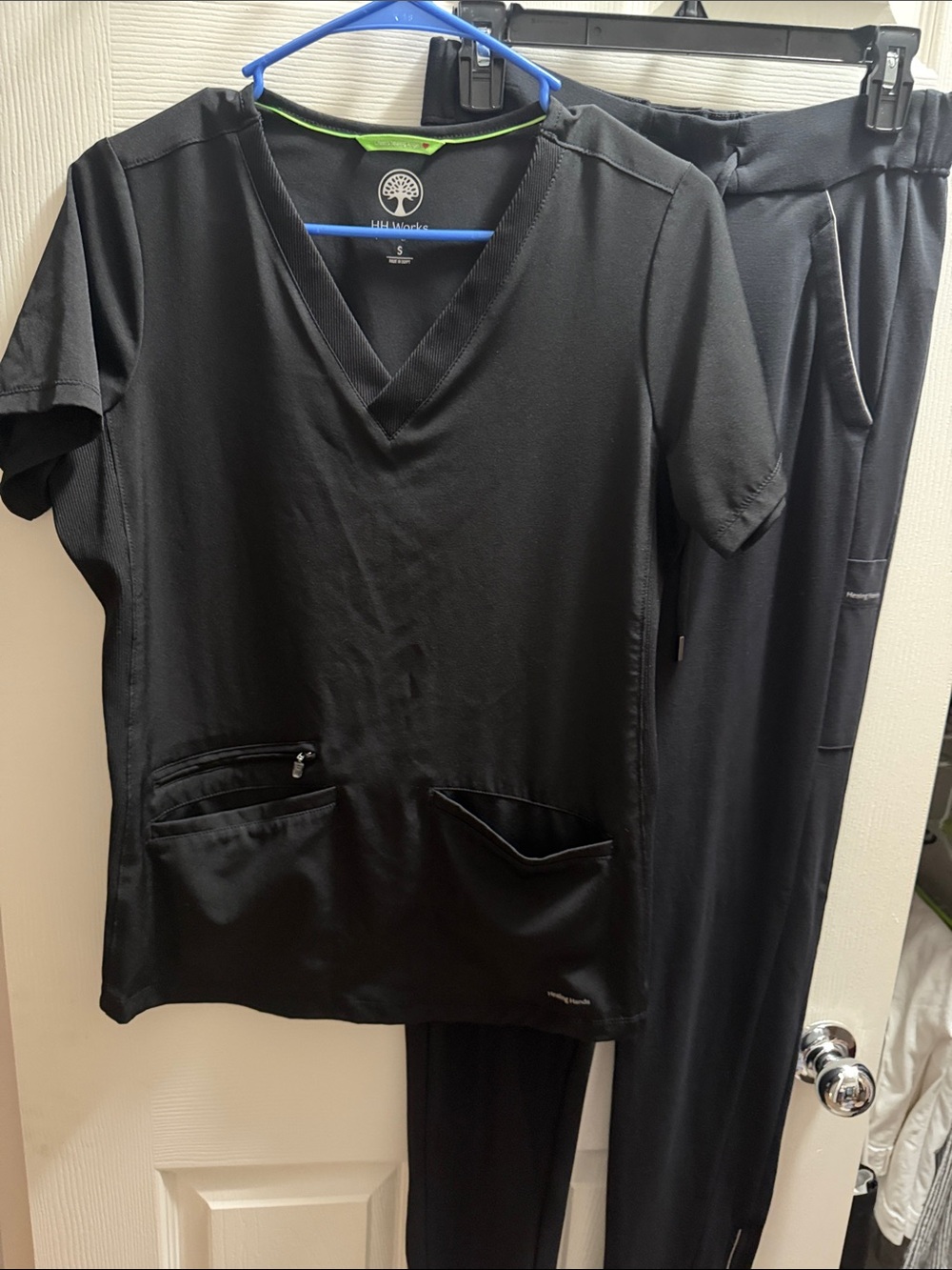 Healing Hands Black V-Neck Scrub Set with Zip Pocket Small Tall